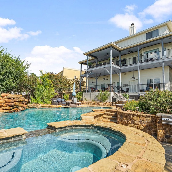 Peckham Point 5 Bd Lake View Retreat w Private Pool