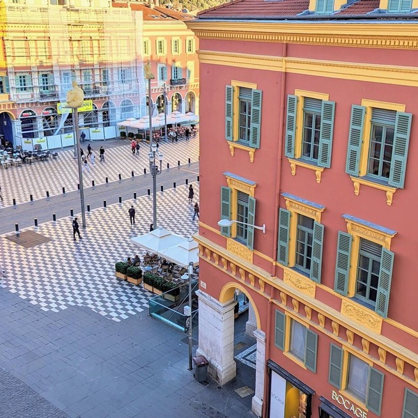 Pedestrian area, large studio mezzanine, 50m to the sea