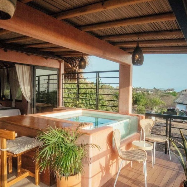 Penthouse with pool & ocean view