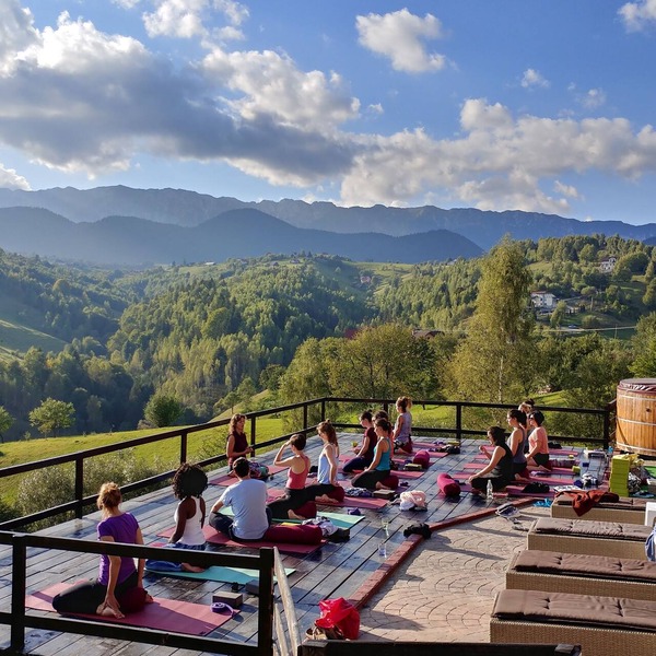 Perfect for - intimate wedding, a college reunion, birthday party & hikes.