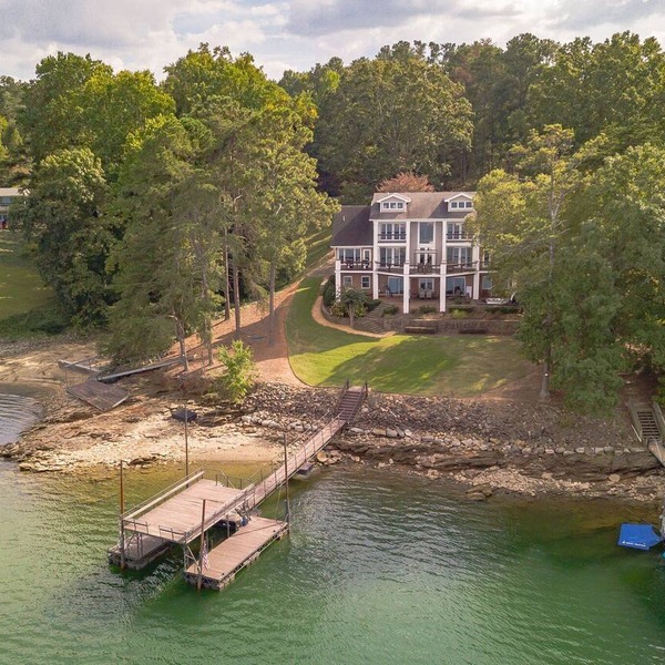 Perfect for large groups. Sits on water's edge.