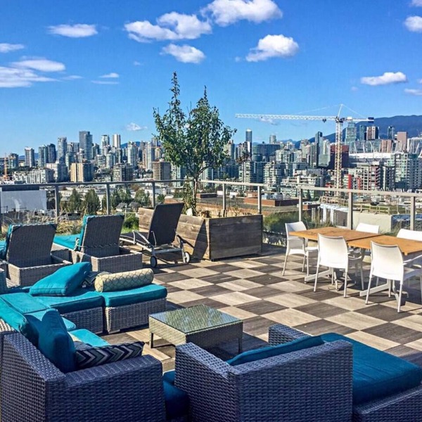 Perfect location/private patio/rooftops AMAZING VIEWS!/gym/courtyard