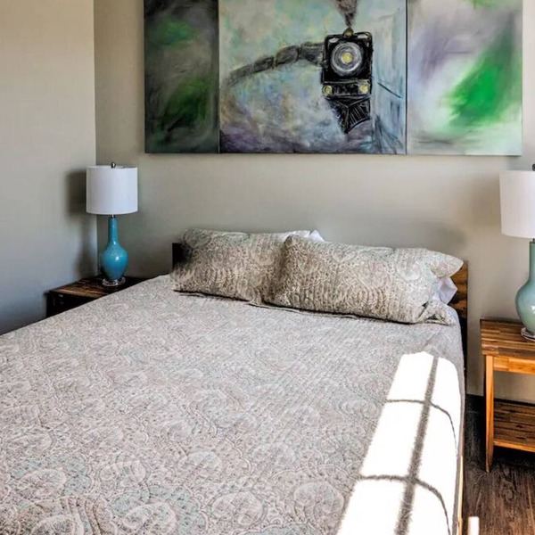 Perfect Private Deluxe Suite in Downtown Hickory!