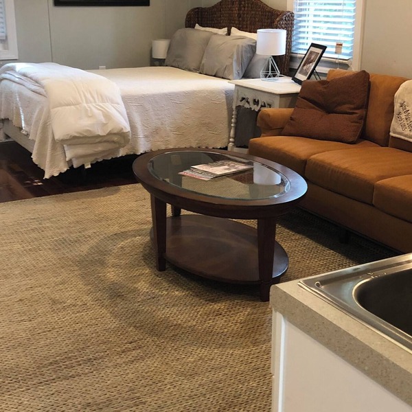 Perfect studio for travel or work! 5 minutes to the beach!