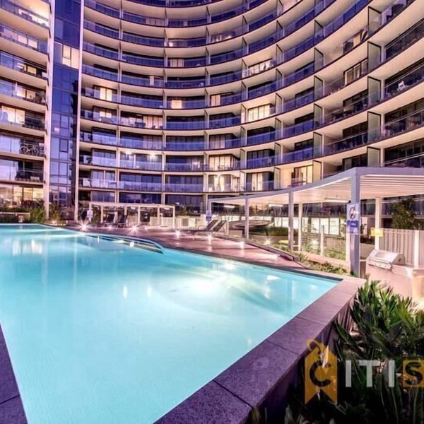 Perfectly Located Modern Apartment - Canberra CBD
