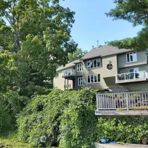 Perth 5 BR Lakehouse Retreat!