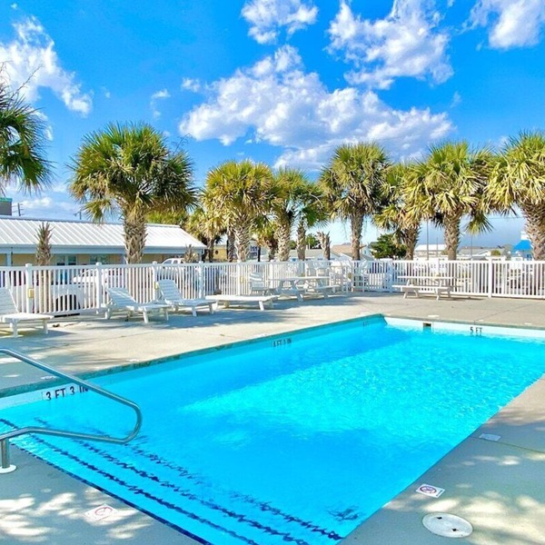 Pet-friendly, 3 Blocks to Beach, Pool, #121
