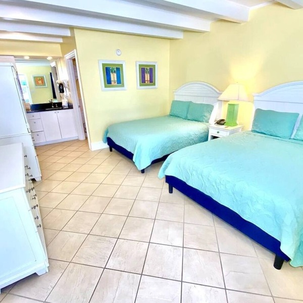 Pet-friendly, 3 Blocks to Beach, Pool, #302