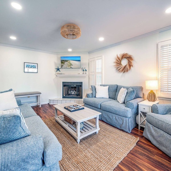 Pet-Friendly 3BR/2BA Condo w/Fireplace in OCNJ North End