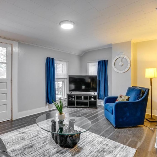 Pet-Friendly Auburn Apartment w/Balcony!