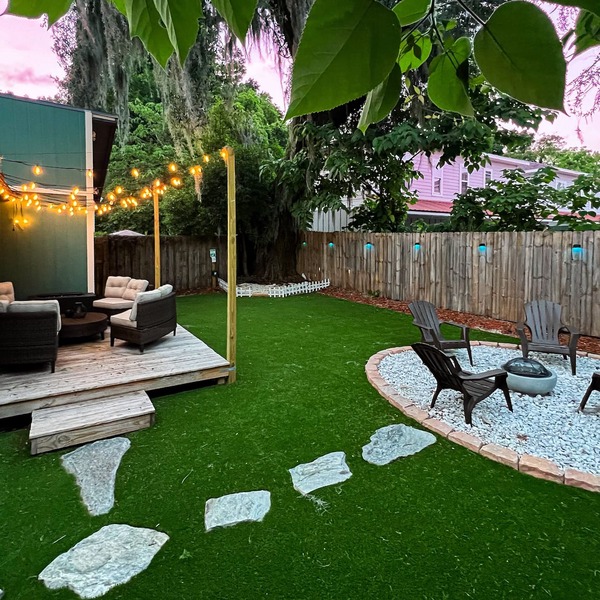 Pet-Friendly Bungalow - Close to UF & Downtown!