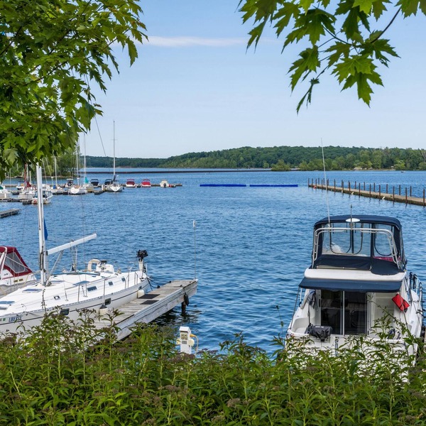 Pet Friendly Cottage - Waterfront Cottage - There is waterfront; and there is everything else! This is Waterfront with marina views