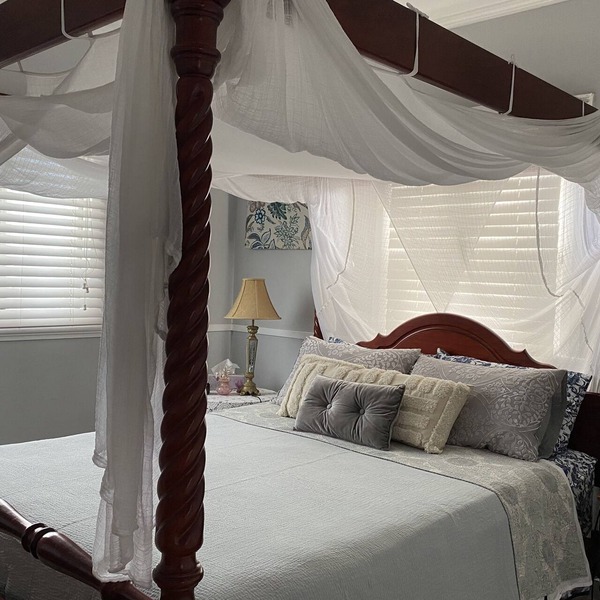 Pet Friendly -Easy walk to beach, cafes, restaurants - Free Netflix - Wifi