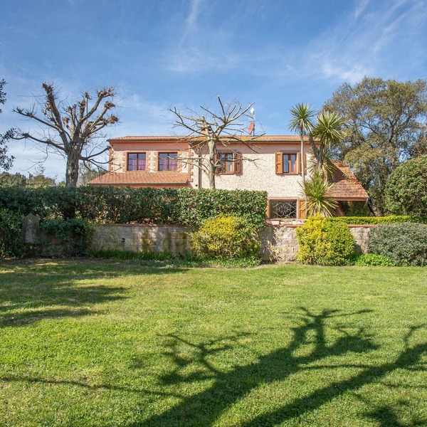 Pet-Friendly Finca Etrusco with Mountain View, Pool, Garden & Wi-Fi