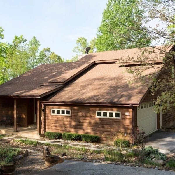 Pet Friendly, Fireplace, Fire Pit, 1/2 mile from Lake Adger - Shelton's Way