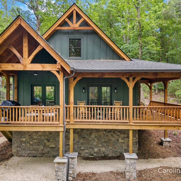 Pet Friendly, Fireplace, Hot Tub, Internet - Bear Paw by Carolina Properties,