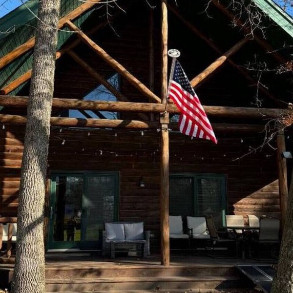 Pet-Friendly Garrison Retreat