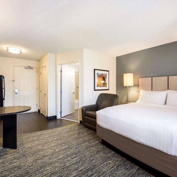 Pet-Friendly Getaway in Boston | Kitchens & Laundry | South Shore Plaza