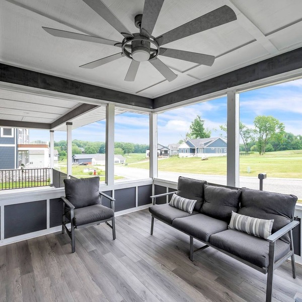 Pet-friendly Getaway With Golf & Private Patio Retreat 4 Bedroom Home