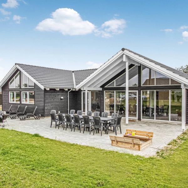 Pet friendly home in Bogense with sauna