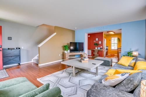 Pet-Friendly Home w/Private Yard Near Pittsburgh