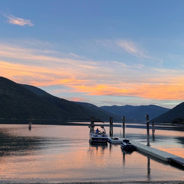 Pet-Friendly Lakefront Escape with Beautiful Kootenay Lake Views Near Nelson