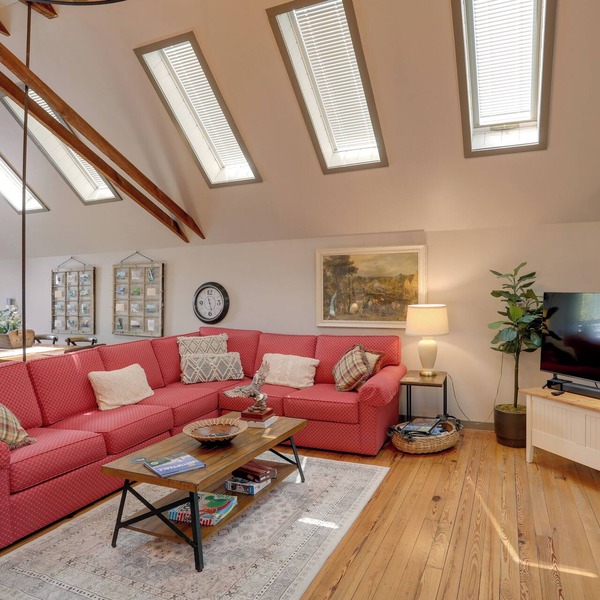 Pet-Friendly Loft Vacation Rental w/Fire Pit!