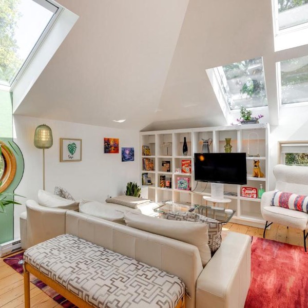 Pet-Friendly Minneapolis Studio: Walk to Lake!