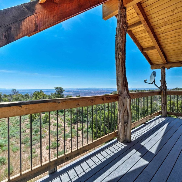 Pet-friendly Moab Cabin w/Mtn Views & Bbq!