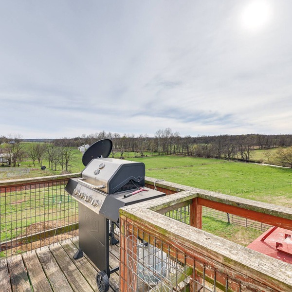 Pet-Friendly Purdy Home w/Horse Stables & Trails!