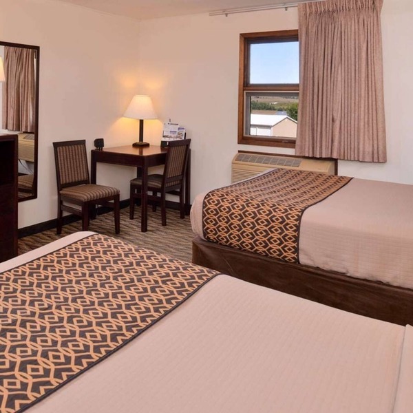 Pet-Friendly Room w/Kitchenette – Perfect for Short Business Stays