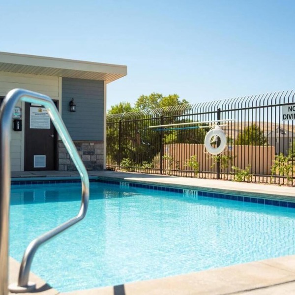 Pet-Friendly Room with Full Kitchen Next to Zion! Pool!