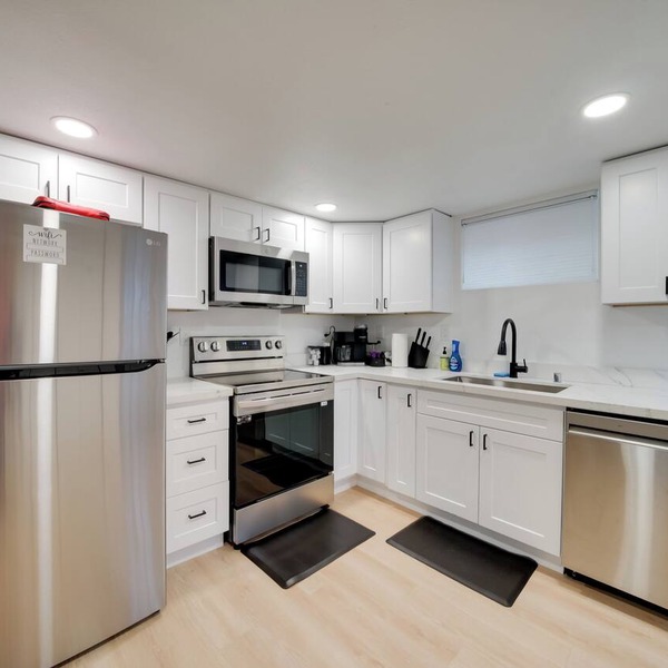 Pet-Friendly Seattle Apt Near Dtwn & Lumen Field
