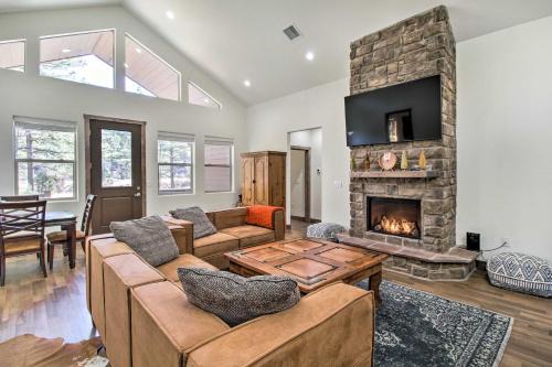 Pet-Friendly Show Low Cabin: Near Hiking!