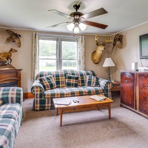 Pet-Friendly Smithmill Retreat w/Yard!