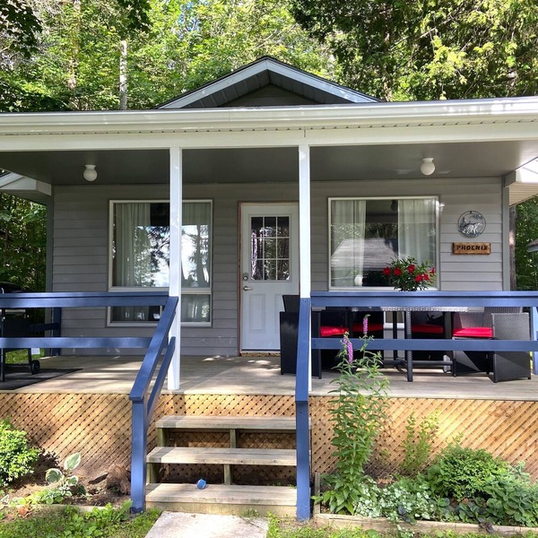 "phoenix" Cottage