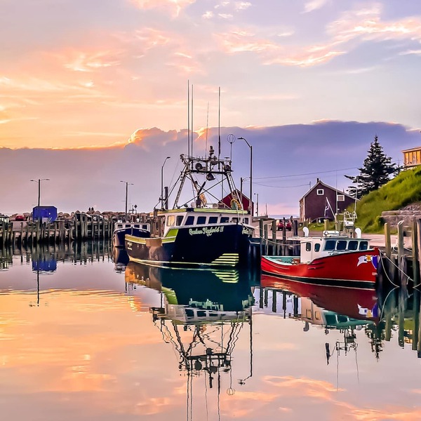 Picturesque, Authentic Bay of Fundy Seaside Experience