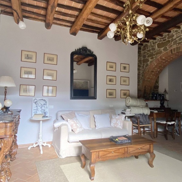 PICTURESQUE VIEWS OLIVE VINEYARDS EAT DRINK PURE RECREATION