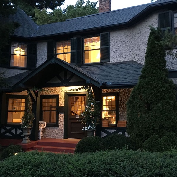 Pinecrest Bed & Breakfast