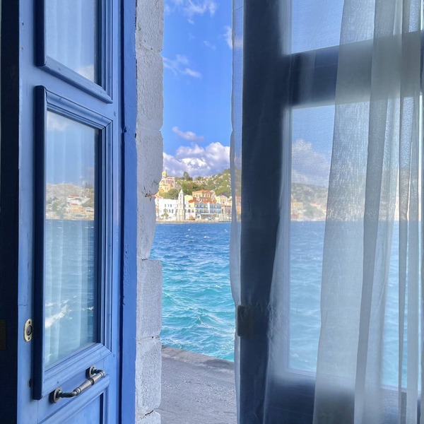 Pitini 2 - Seafront - Harbour view