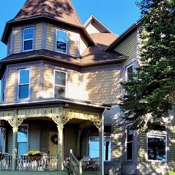 Plan for summer fun and fall color viewing. Plenty of room for the family.