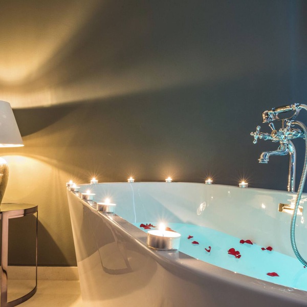 Plitvice Falls Cottage – Deluxe Suite with Private Outdoor Jacuzzi & Terrace
