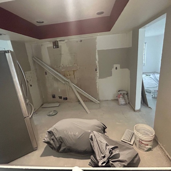 Pompano Beach conveniently located with pool