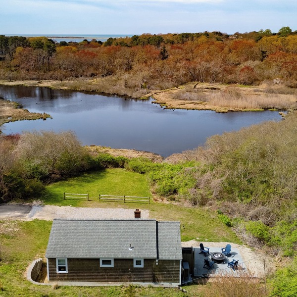 Pond Views, Fire Pit, BBQ & AC
