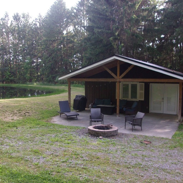 Pondside Hideaway