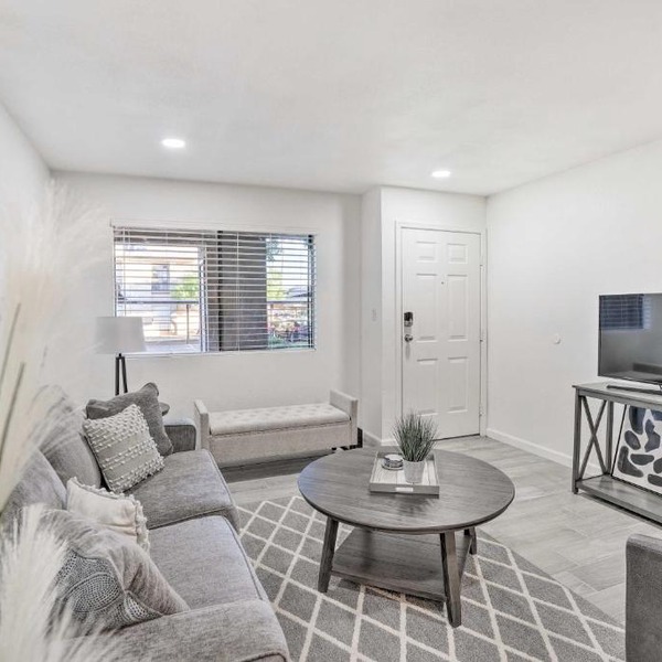 Pool Access! Condo Near Peoria Sports Complex