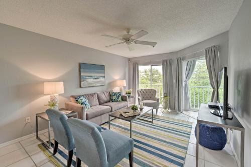 Pool Access, Walk to Manatee Beach: Coastal Condo