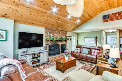 Pool & Golf Club! Riverfront Retreat in Newland