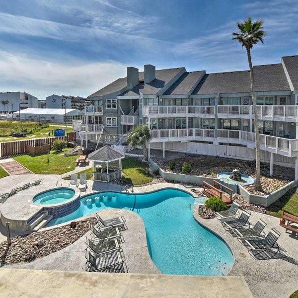 Pool w/Spa! Beachfront Condo in Port Aransas