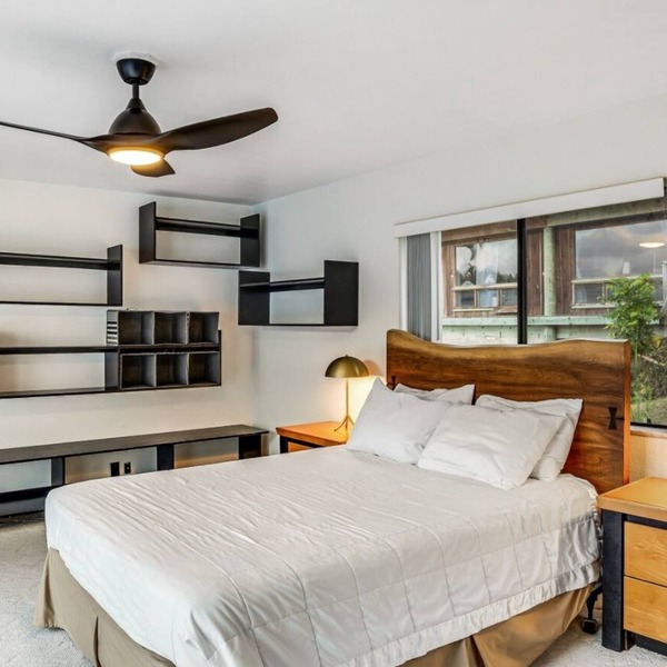 Poolside Paradise: with Double Bay View Rooms (Unit C)